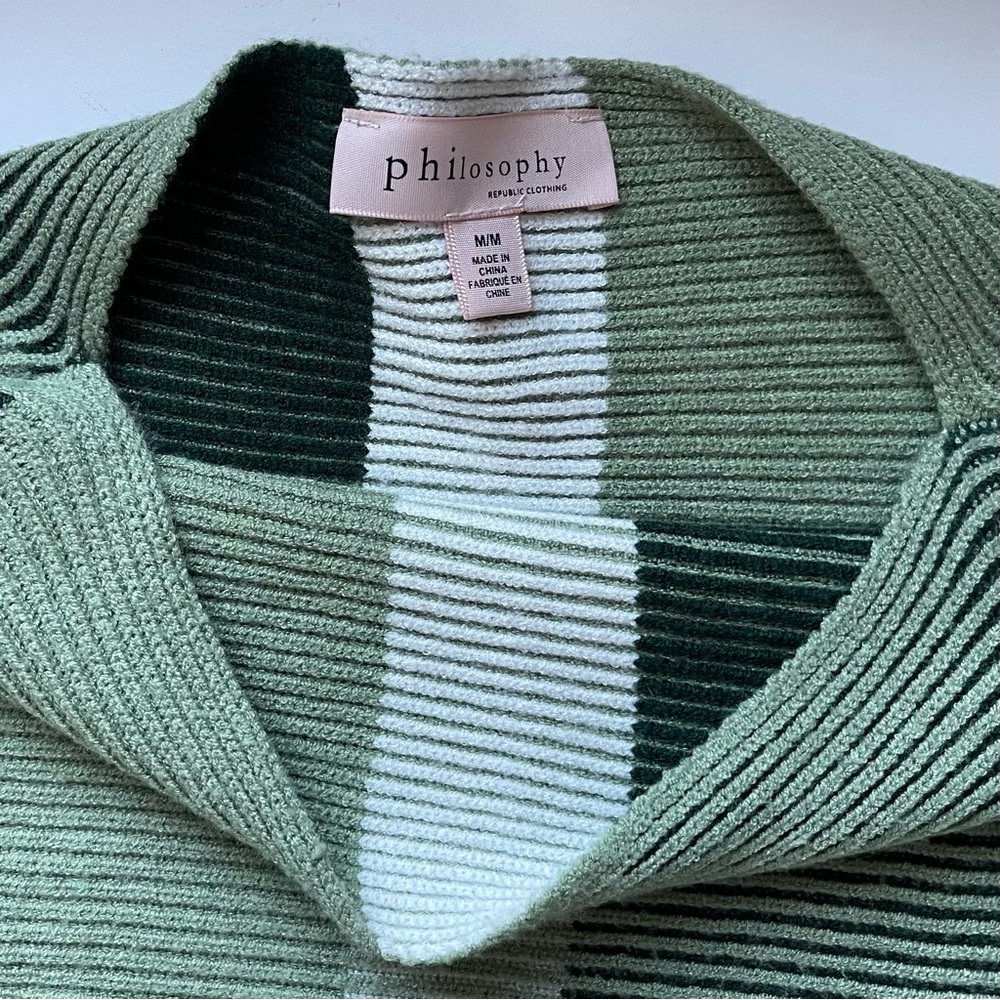 Philosophy Cropped Sweater - Republic Clothing - Size Medium - Picture 10 of 12